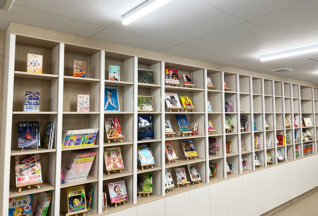 ▶休憩所本棚